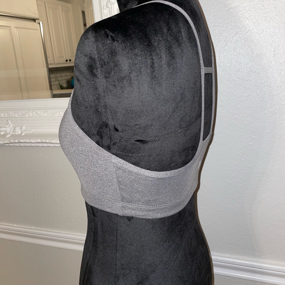 Fabletics Ayni Square Back Sports Bra Size Small Grey Razorback - Picture 2 of 7